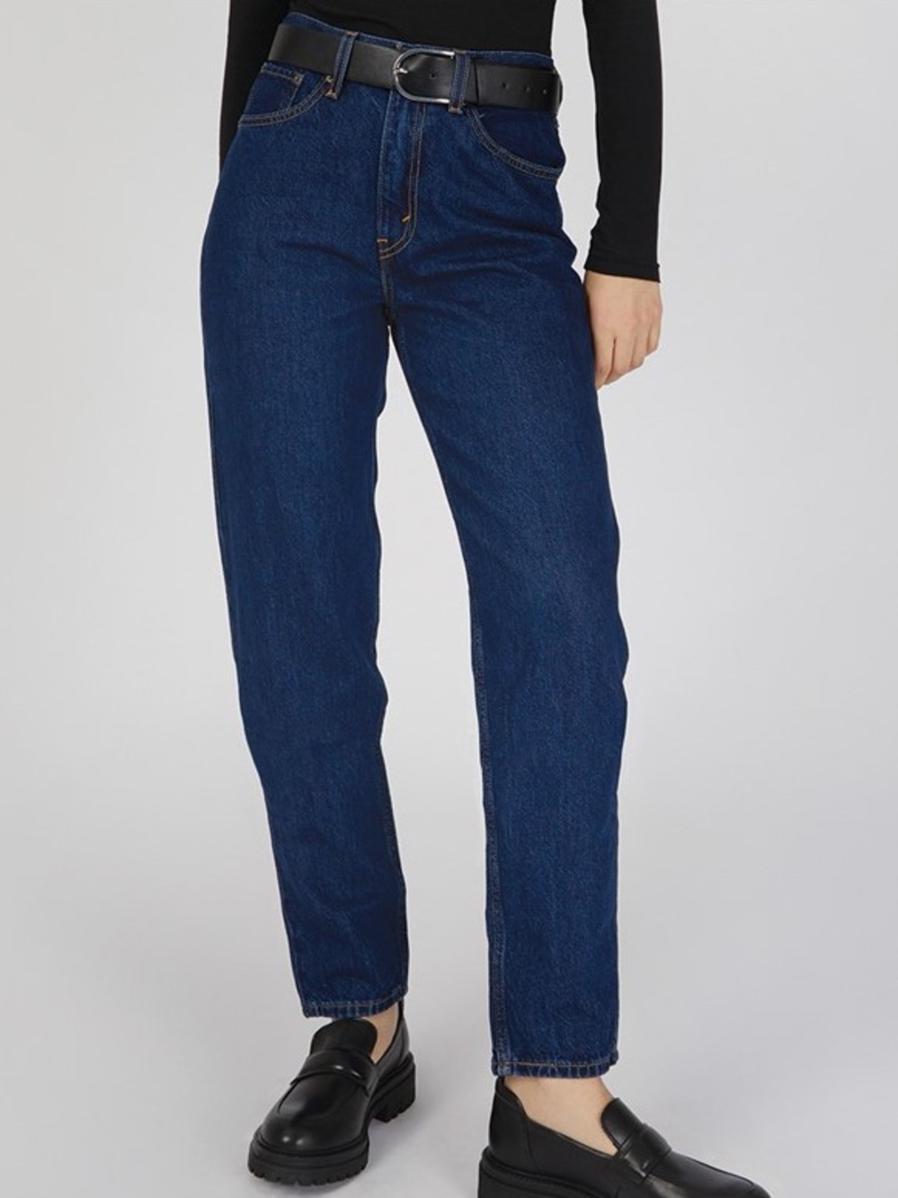 LEVI’S High Waisted Mom Jeans 90s Minimalist Denim Size 25